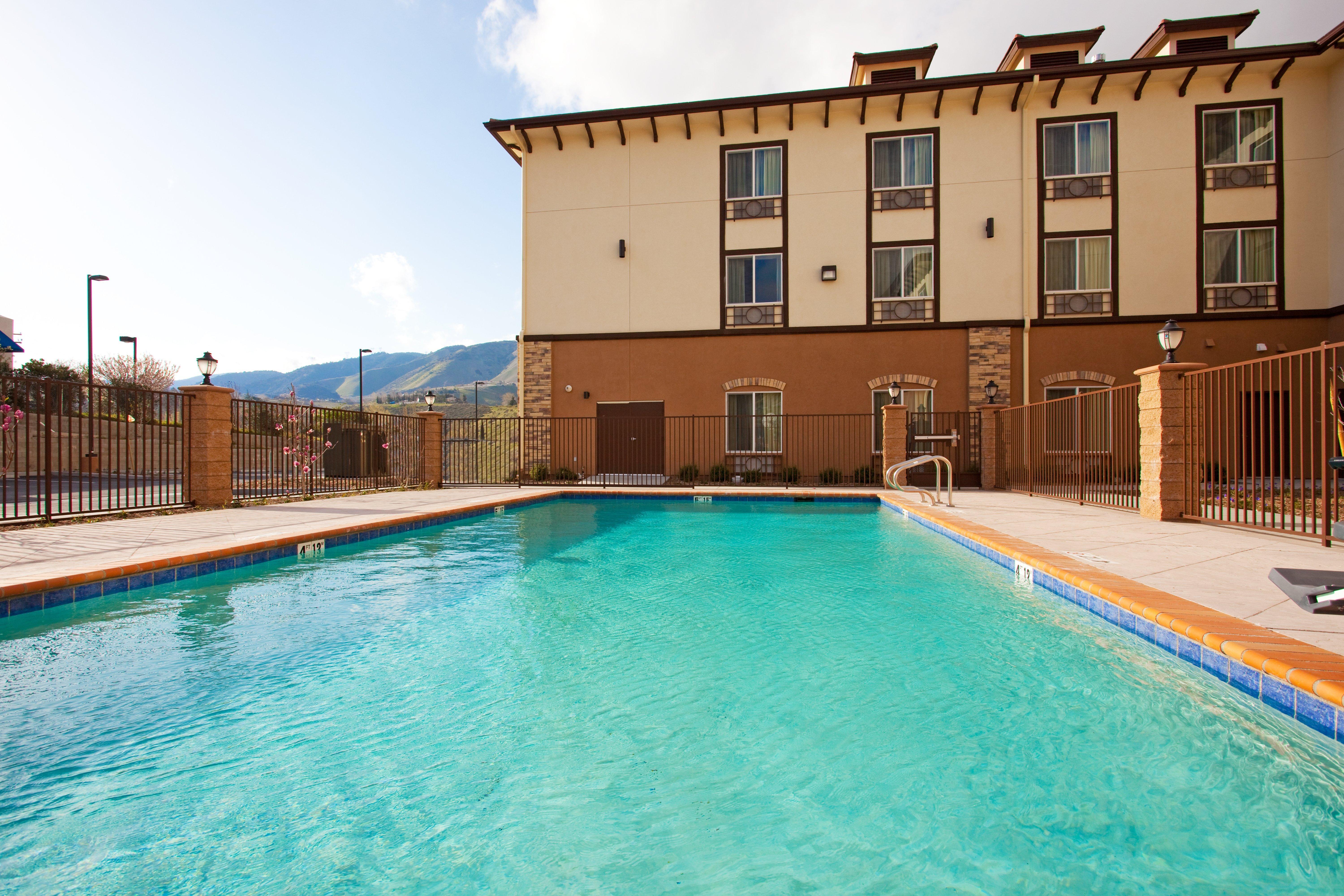 Holiday Inn Express & Suites Frazier Park By Ihg Lebec Exterior foto